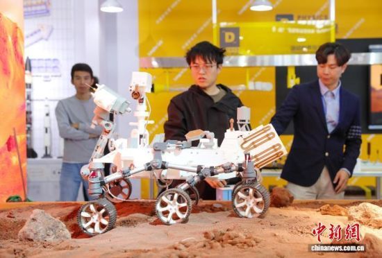 1024գ86Ї(gu)bչʾ(hu)ɽ|ʡu^(q)Ļչ(hu)չ[e_(d)12f(wn)ƽף800I(y)y®a(chn)Ʒcg(sh)չD酢^ڻɳP(dng)M(jn) z