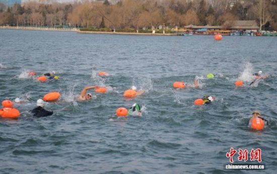 1��17������Ӿ�ۺ��ߕ��Ν�(j��)�ϴ�������������ӛ�� ���� �z 