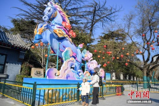 1��22����ɽ�|ʡ�����е�45�����µ�һȪӭ���������b�����������M�С����ß����ԡ������ںӡ���ӳȪ�ǡ������}�����o�ǺӞ��S����(li��n)����ͻȪ������?zh��)���������������ꇡ��D���ο��^�p���RԪ�ء�������