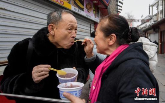 1��26���������M(f��i)Ʒ�L�D������������ӛ�� ���� �z 