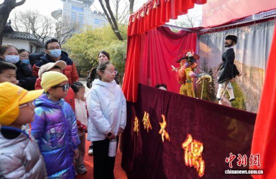 2��10�գ�������ο��ڝ�(j��)������?zh��)����@�ح������^����ľż����������ӛ�� ���� �z 