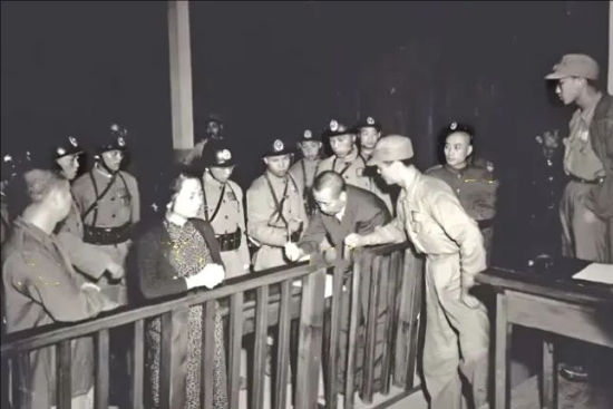 ʯ(һ)()ꐌ}()()