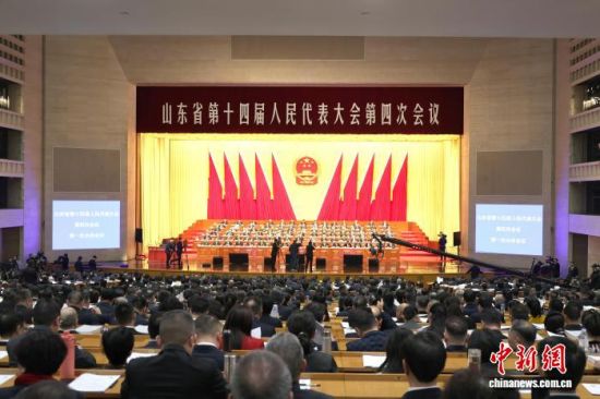 ����1��27����ɽ�|ʡʮ�Č��˴��ĴΕ�(hu��)�h�ڝ�(j��)���_Ļ���������� �z