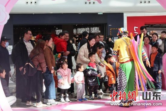 ����Ȼ���o�����輺���߶ȿ��g�����ˡ����H�DŮ��(ji��)���W��ӬF(xi��n)��������Ôz